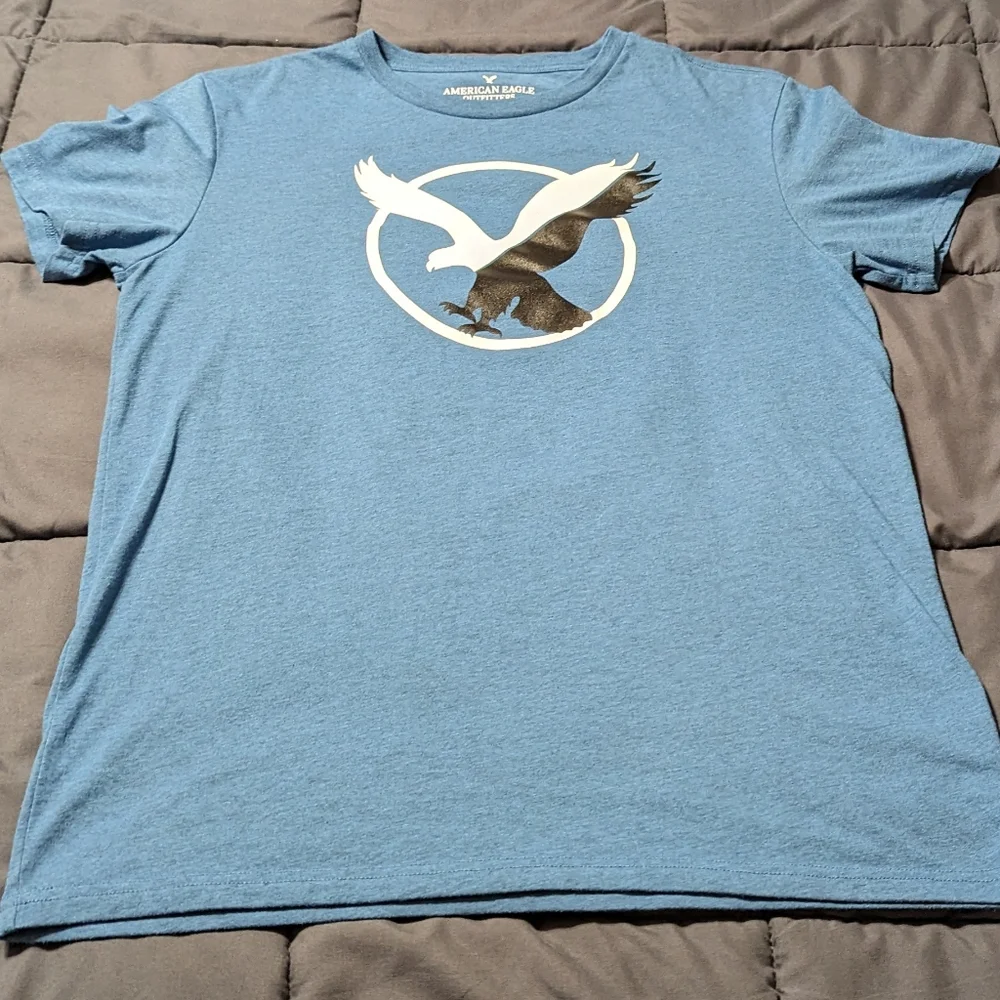 🔥🔥Bundle Deal 1 Express & 1 American Eagle Mens Graphic T-Shirts Size Medium